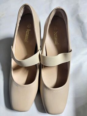 benassi Beige Heels US 8.5 Like New